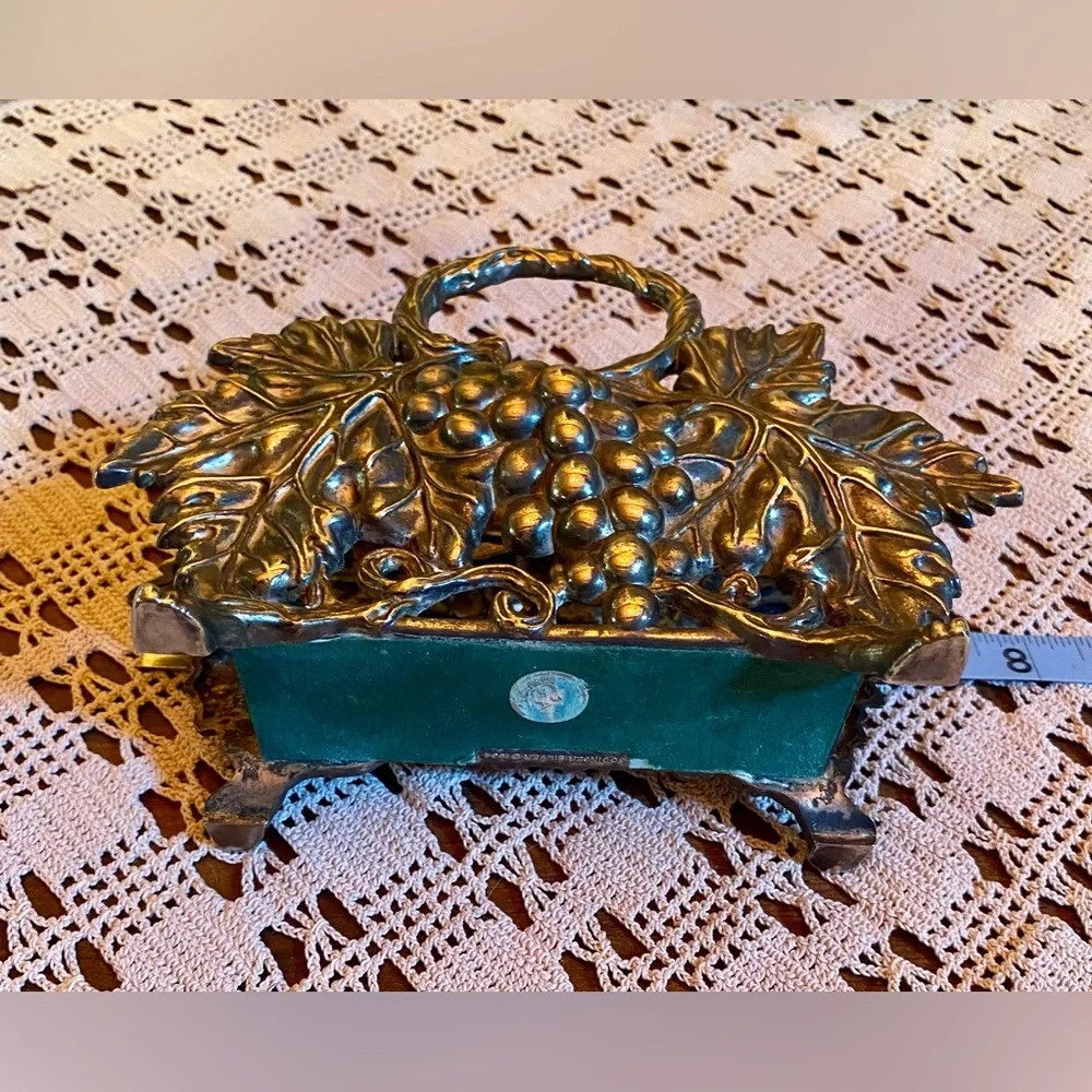 🔥Godinger Silver Plated Footed Embossed Grape Vine Napkin Holder🔥 Vintage 1994